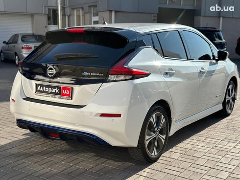 Nissan Leaf 2018 белый - фото 5