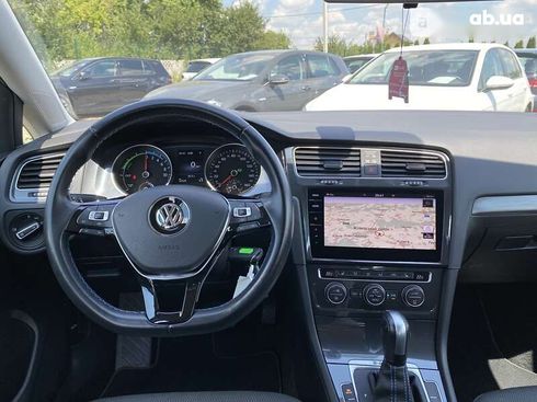 Volkswagen e-Golf 2020 - фото 20