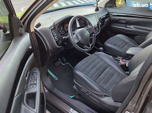 Mitsubishi Outlander 2018 - фото 13