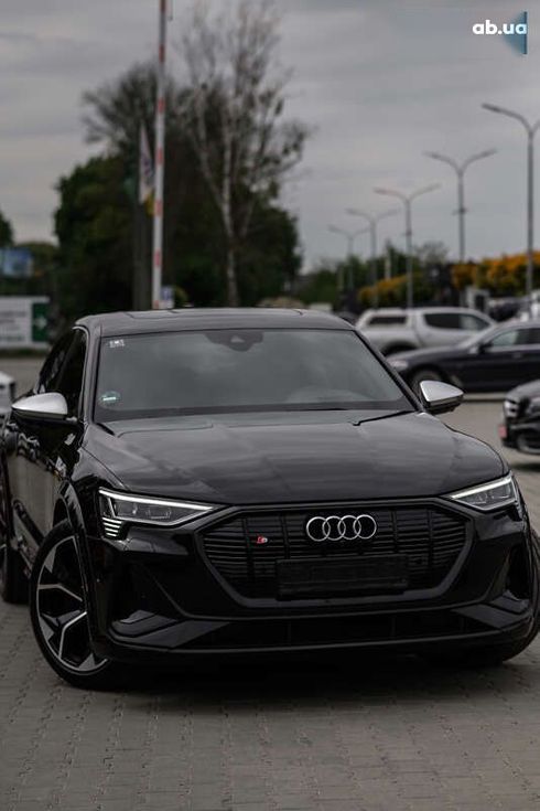 Audi E-Tron 2021 - фото 16