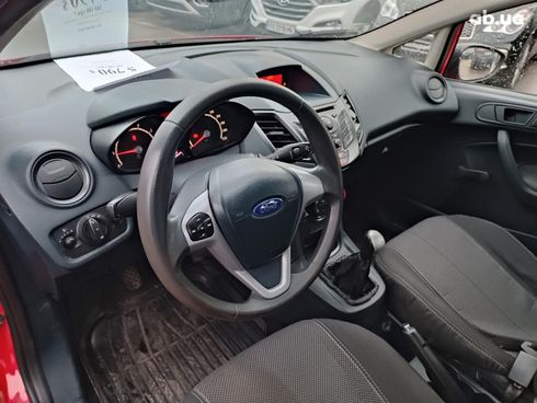 Ford Fiesta 2012 красный - фото 17