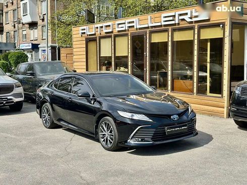 Toyota Camry 2021 - фото 3