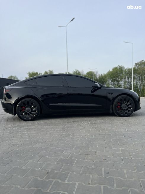 Tesla Model 3 2022 - фото 11