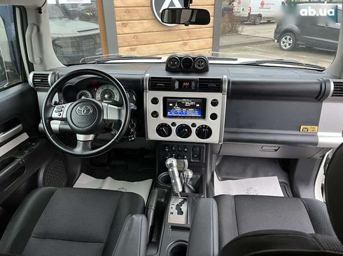 Toyota FJ Cruiser 2008 - фото 13