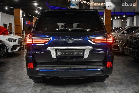 Lexus LX 2017 - фото 9