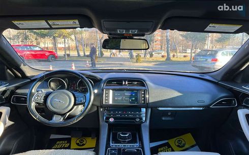 Jaguar F-Pace 2017 - фото 15