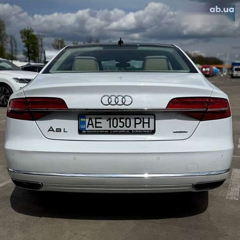 Audi A8 2016 - фото 4