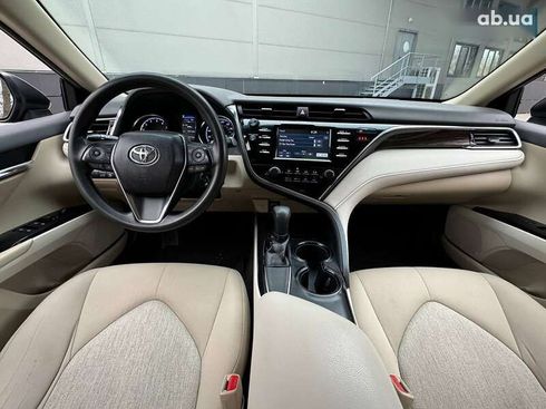 Toyota Camry 2017 - фото 17