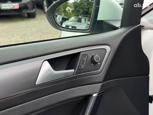 Volkswagen Golf 2015 белый - фото 19
