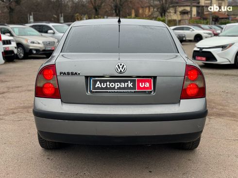 Volkswagen Passat 2001 серый - фото 7
