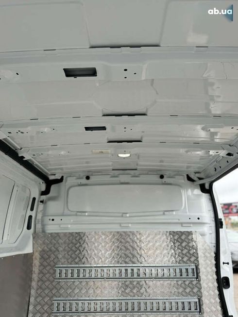 Renault Trafic 2021 - фото 26
