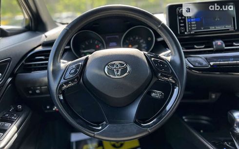 Toyota C-HR 2017 - фото 22
