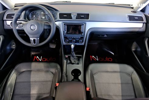 Volkswagen Passat 2016 серебристый - фото 7