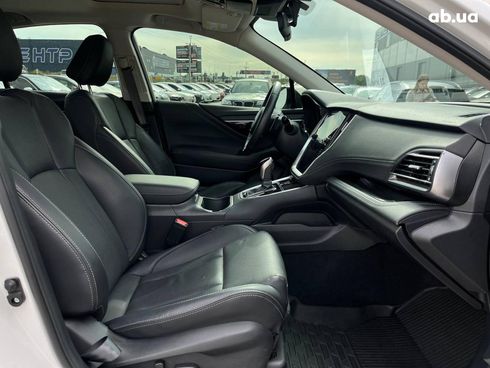 Subaru Legacy 2024 белый - фото 33