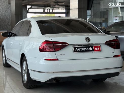 Volkswagen Passat 2016 белый - фото 6