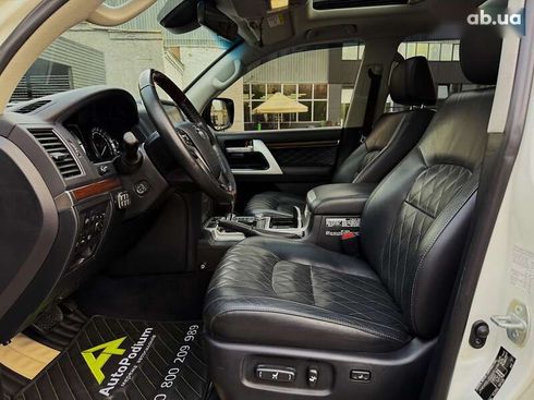 Toyota Land Cruiser 2017 - фото 27