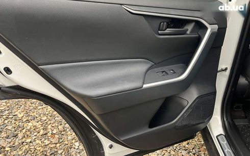 Toyota RAV4 2021 - фото 14