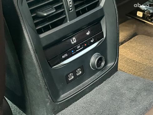 BMW 3 серия 2019 белый - фото 31