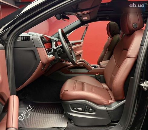 Porsche Cayenne Coupe 2025 - фото 27