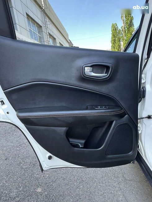 Jeep Compass 2018 - фото 24