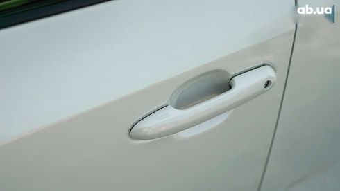 Toyota RAV4 2023 - фото 13
