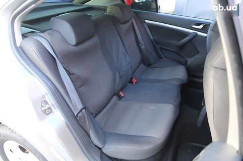 Skoda Octavia 2012 - фото 11