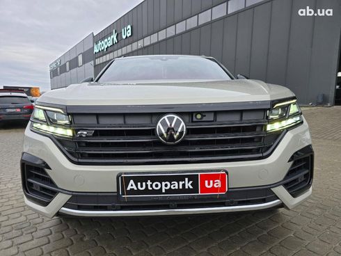 Volkswagen Touareg 2020 бежевый - фото 2