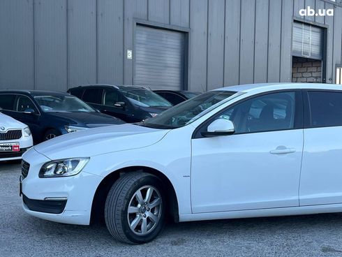 Volvo V60 2014 белый - фото 3
