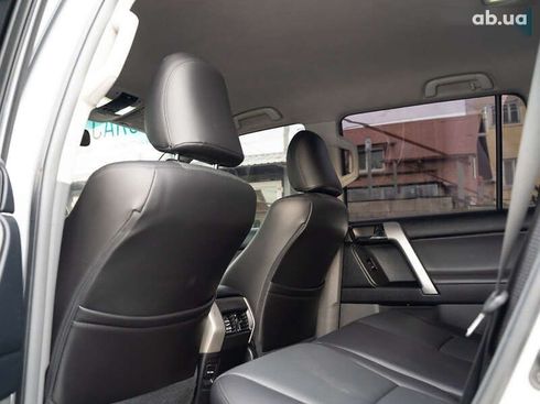 Toyota Land Cruiser Prado 2010 - фото 30