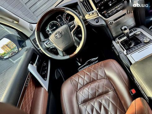 Toyota Land Cruiser 2016 - фото 18