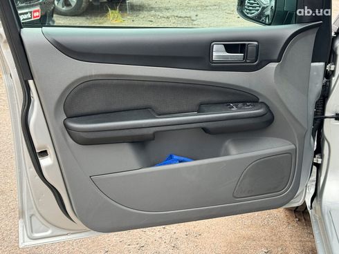Ford Focus 2010 серый - фото 12