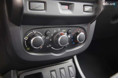 Renault Duster 2016 - фото 17