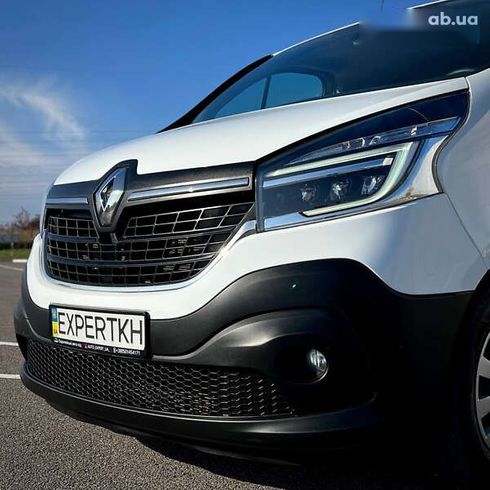 Renault Trafic 2019 - фото 9