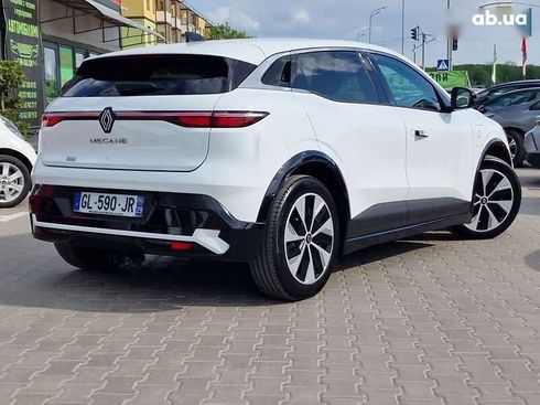 Renault Megane 2022 - фото 17