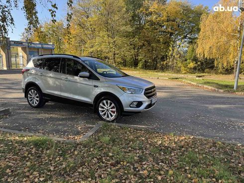 Ford Escape 2019 серебристый - фото 4