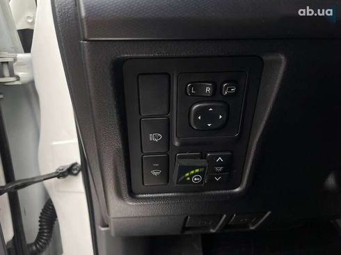 Toyota Land Cruiser Prado 2012 - фото 17