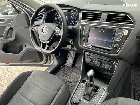 Volkswagen Tiguan 2017 серый - фото 46