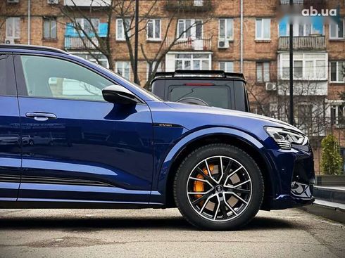 Audi e-tron S 2021 - фото 16