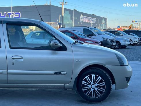 Renault Clio 2006 бежевый - фото 12