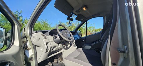 Opel Vivaro 2011 золотистый - фото 9