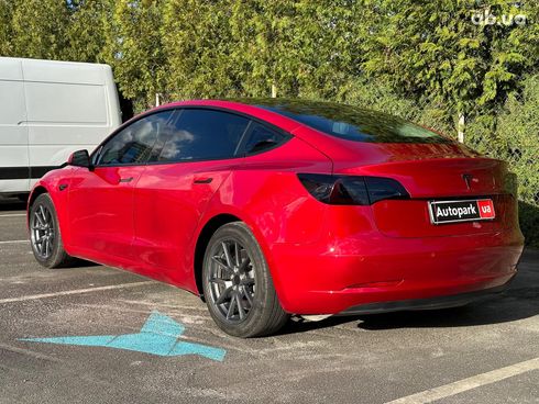 Tesla Model 3 2021 красный - фото 18