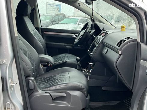 Volkswagen Touran 2009 серый - фото 13