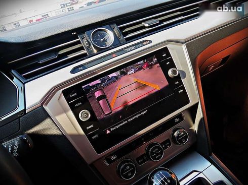 Volkswagen Passat 2017 - фото 12