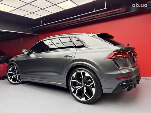 Audi RS Q8 2021 - фото 27