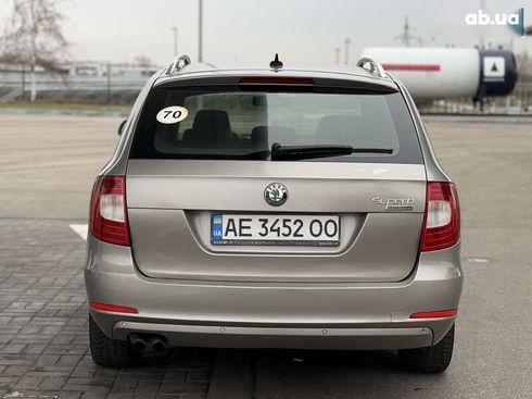 Skoda Superb 2012 - фото 10