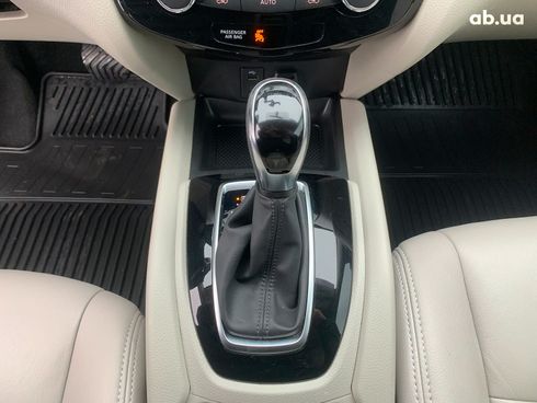 Nissan Rogue 2018 белый - фото 36