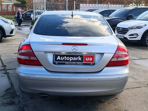 Mercedes-Benz CLK-Класс 2002 серый - фото 10