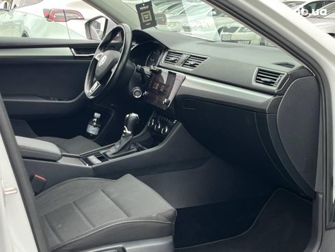 Skoda Superb 2018 белый - фото 36