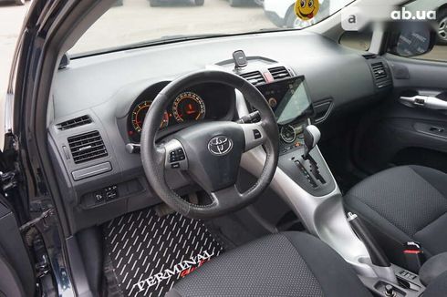 Toyota Auris 2011 - фото 30