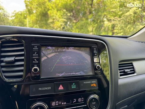 Mitsubishi Outlander 2018 черный - фото 25